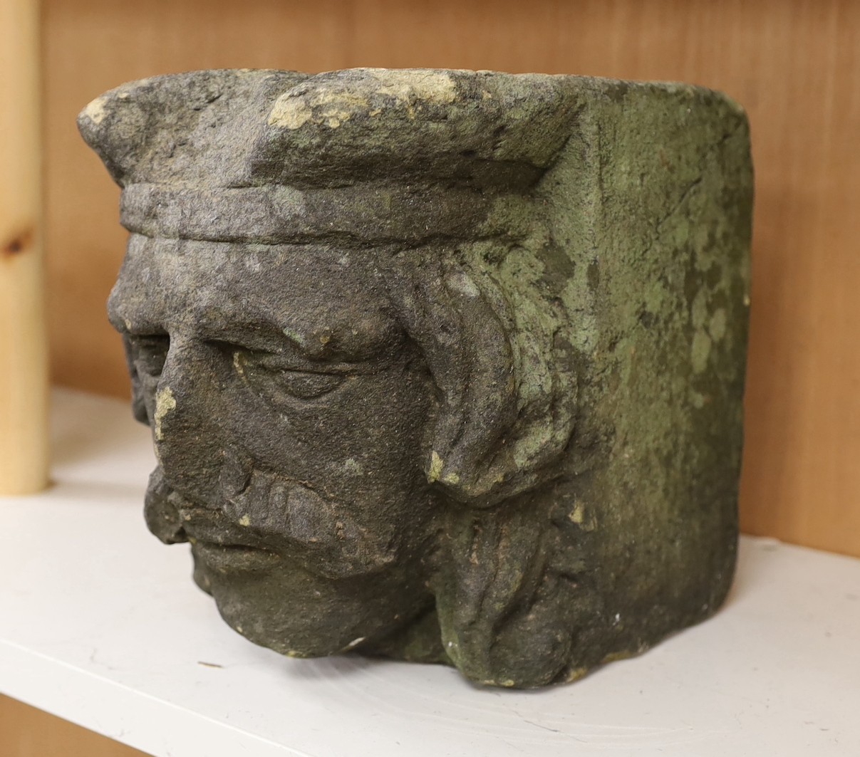 A limestone King's Head keystone, 22cm